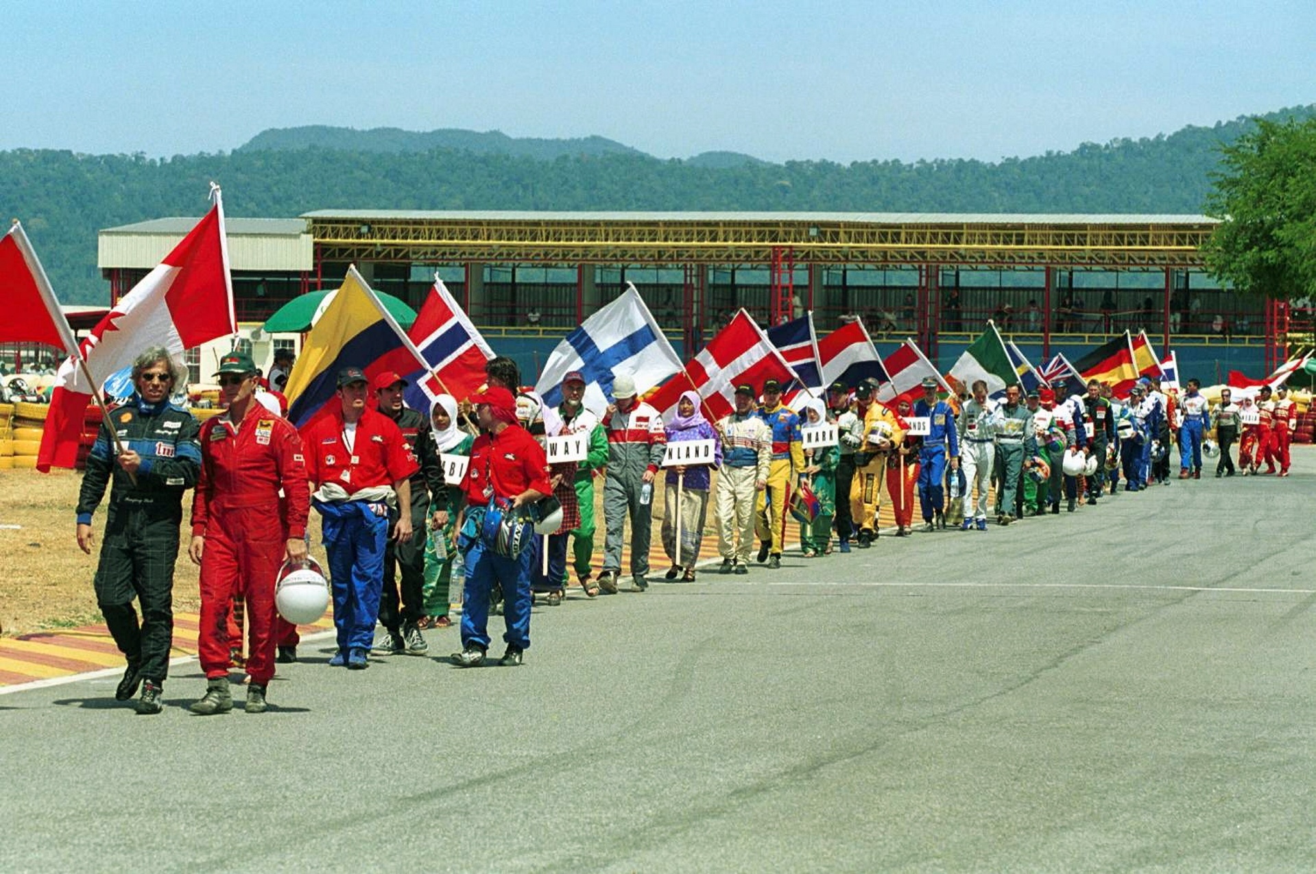 Drivers line up 2002